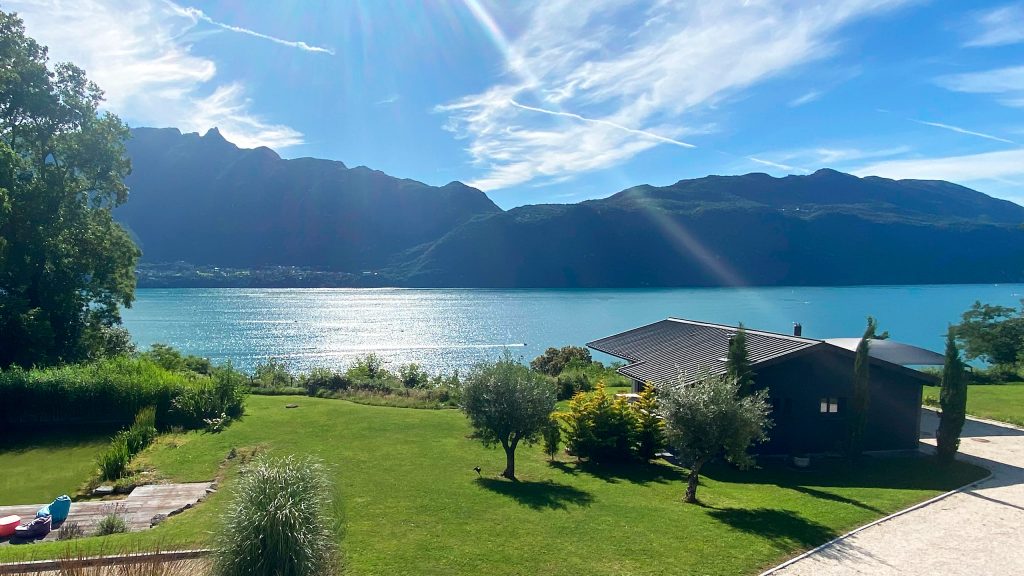 Maison de vacances Le Cabanon du Lac, avec vue sur le lac du Bourget.